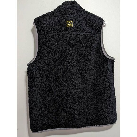 L.L Bean Mountain pile fleece vest size Large - Picture 2 of 6
